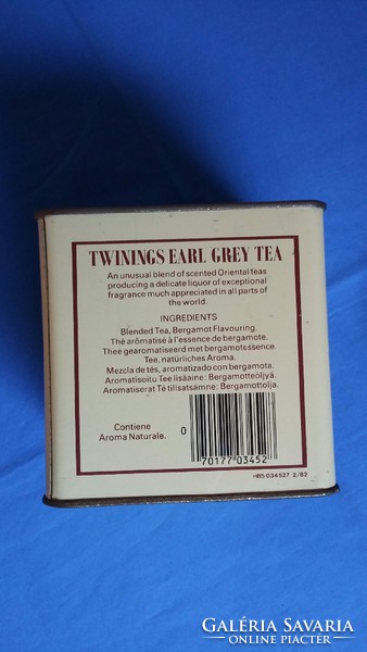 Két Twinings Earl Grey tea kocka alakú doboz, fém ill. a pici műanyag