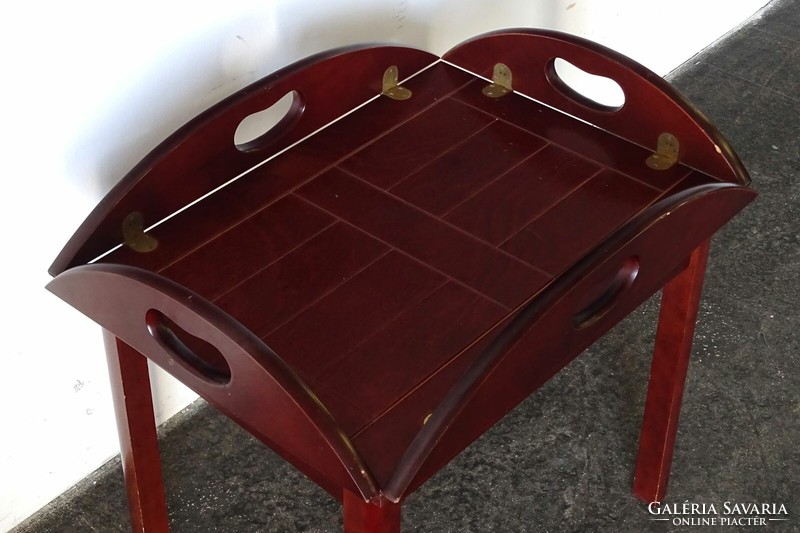 1L430 Mahagóni színű kisasztal levehető reggeliző tálcával