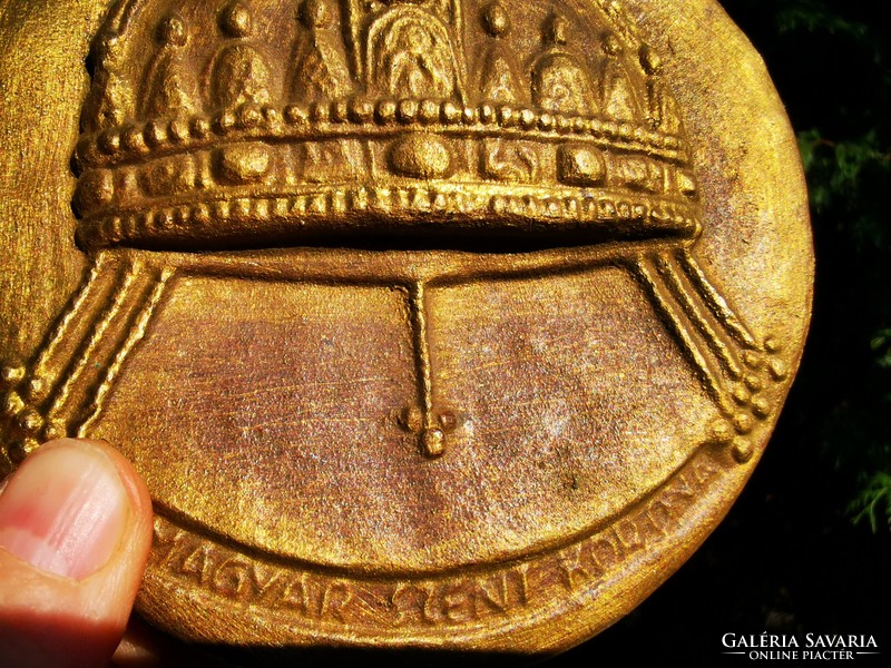 Holy crown, copper plaque