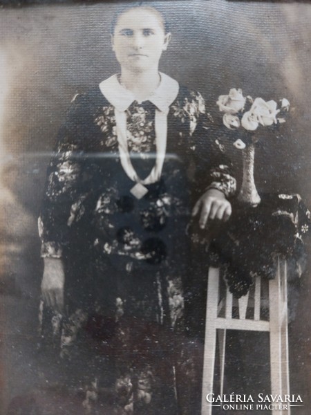 Régi fotó antik hölgy fénykép üveg alatt