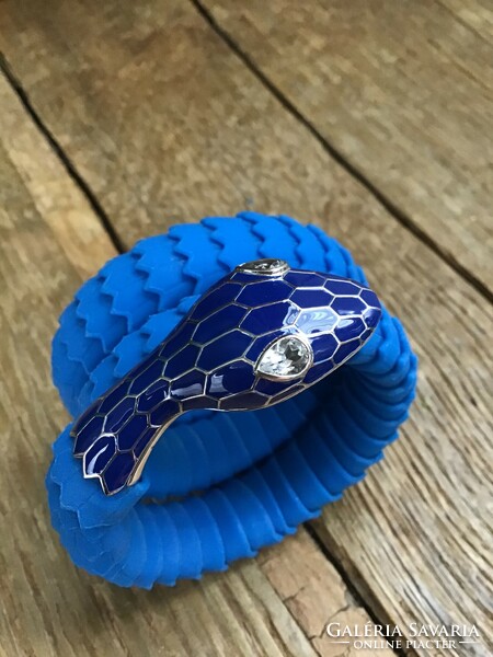 DONALLI olasz design kaucsuk kígyó karkötő zománcfestett fém díszekkel