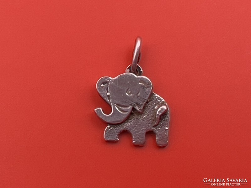 Elefánt figurás ezüst kismedál