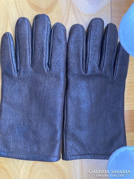 New leather gloves with fur