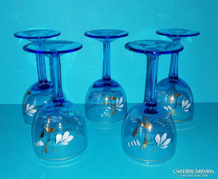 Régi festett kék üveg talpas boros pohár készlet 13,5 cm (z-1)