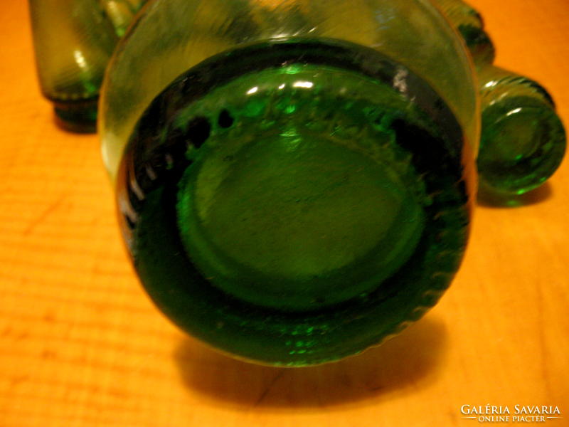 Retro orosz, szovjet zöld üveg csavart bordás italos készlet