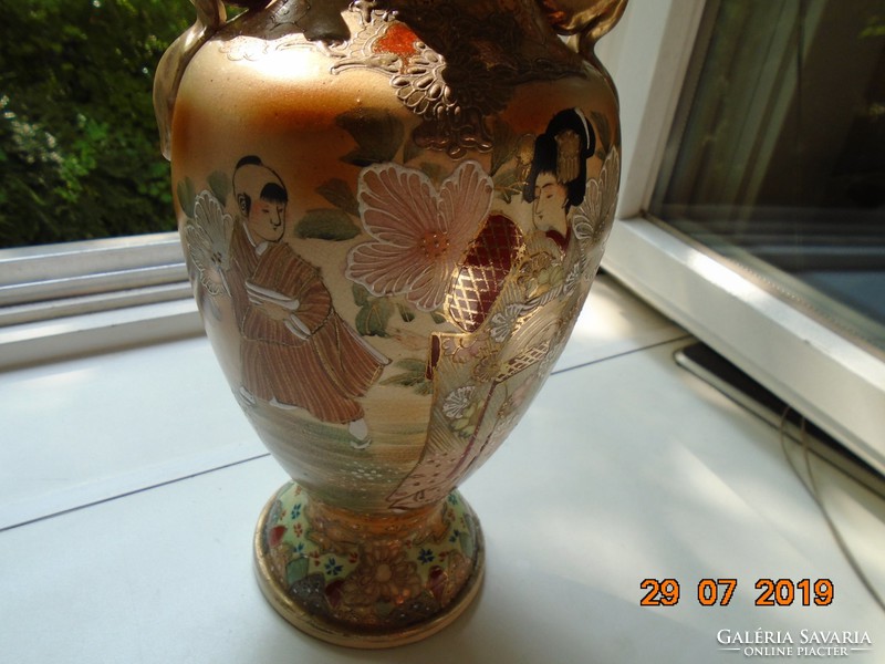 19. Satsuma moriage Japanese vase marked No. 31 cm