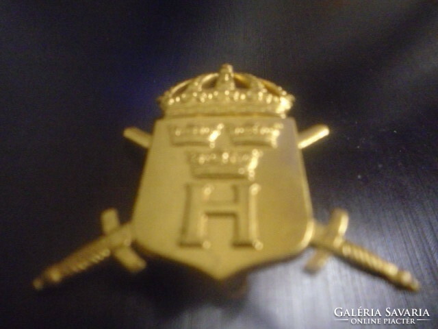 Badge Scandinavian royal 3.5 x 2.5 cm badge