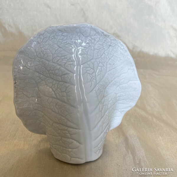 ﻿Porcelain cabbage cutting vase.﻿