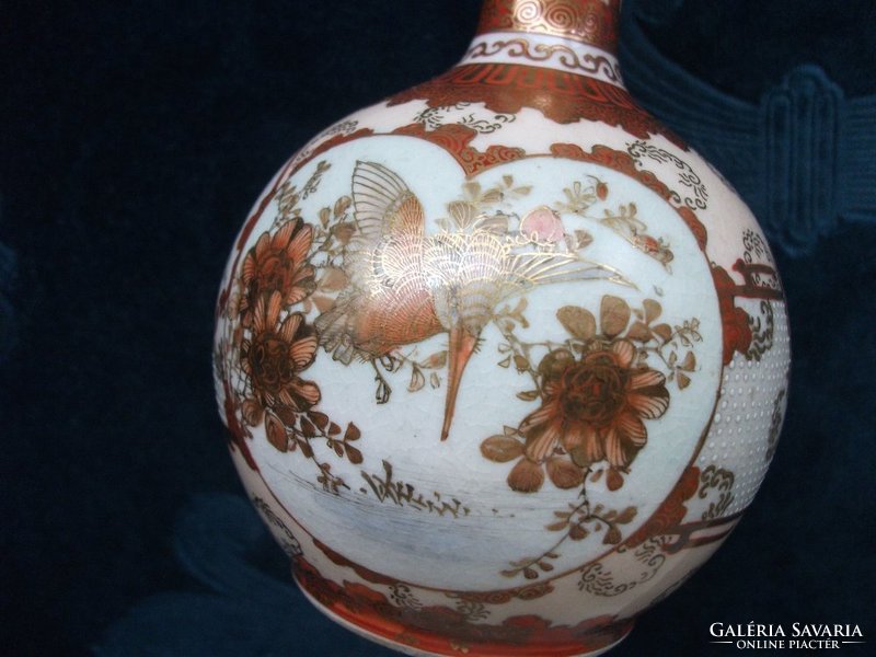 Japán antik kifinomult művészi munkával készült  aranybrokát  Kutani Meidzsi  váza