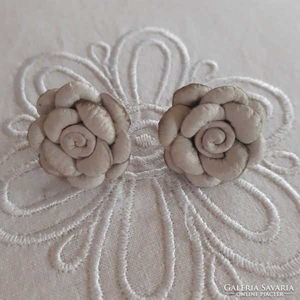 White leather rose earrings