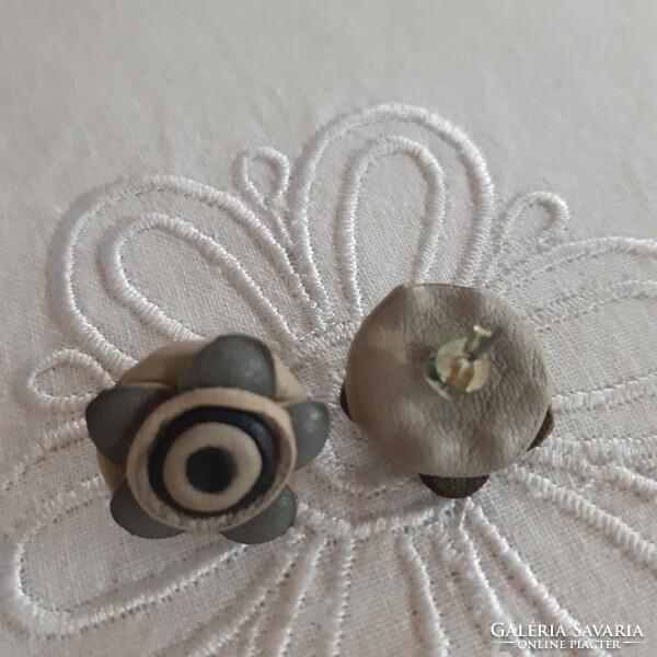 Gray leather flower earrings