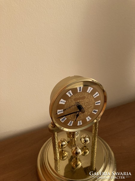 Rotary table clock