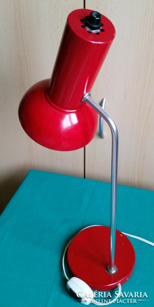 Design red retro table lamp