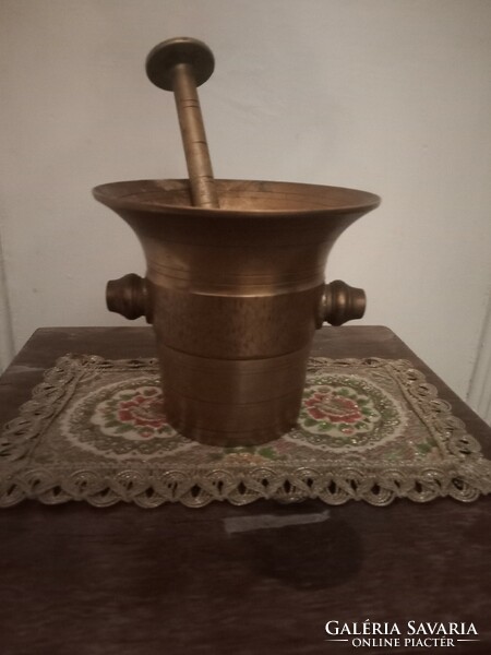Very nice condition size 6 copper mortar and pestle