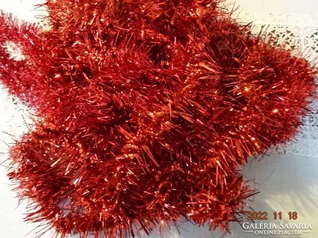 Christmas boa, red color, two thicknesses. He has!