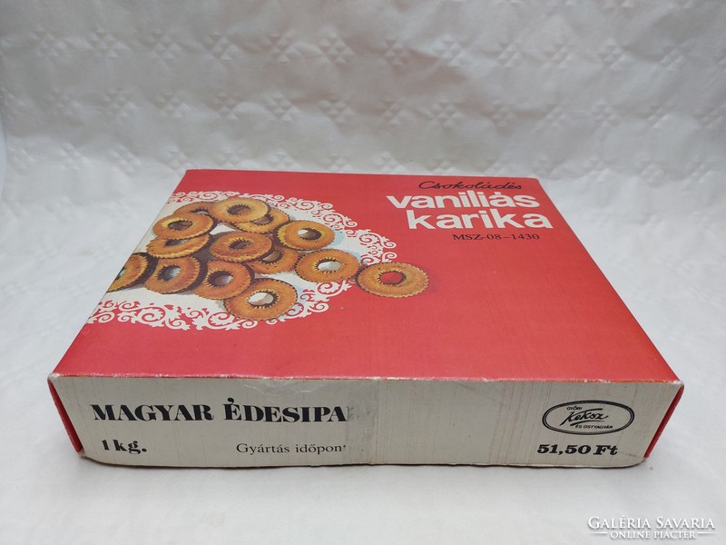 Retro confectionery box vanilla hoop old dessert paper box Győr biscuit and wafer factory