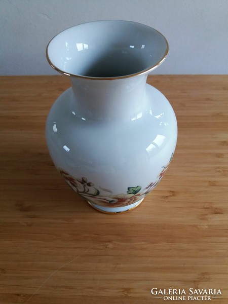 Hollóházi virágos porcelán váza, jelzett