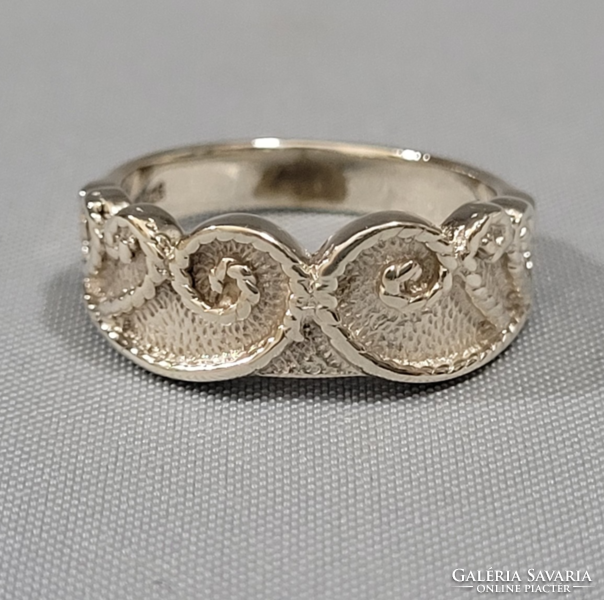 Ezüst női gyűrű 4,67g