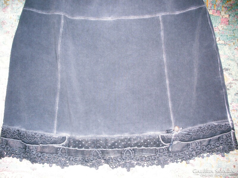 Gray denim-effect elastic skirt with lace