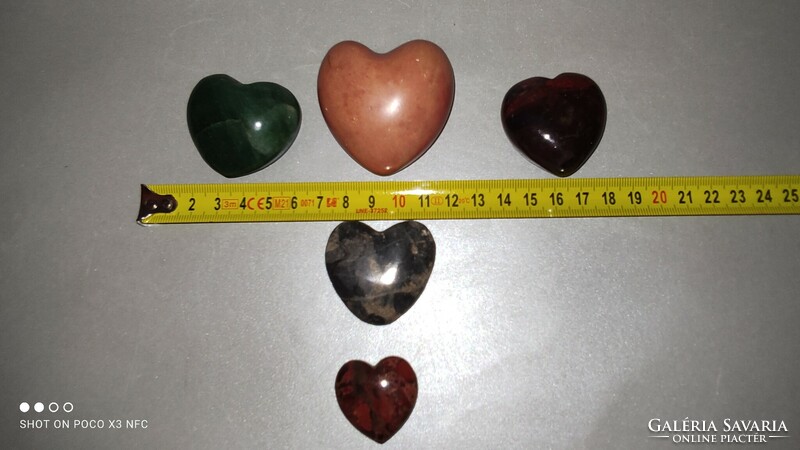 Now it's worth taking! Various mineral heart-shaped Moroccan stone hearts for 5 pieces as a gift