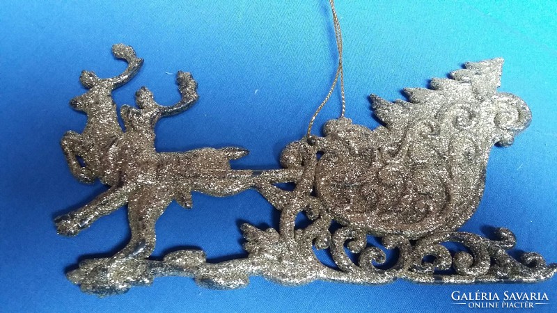 Arany és ezüst színű csillámos karácsonyfadísz: szán szarvassal és madár