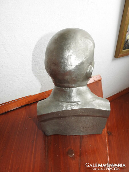 Lenin szobor - mellszobor