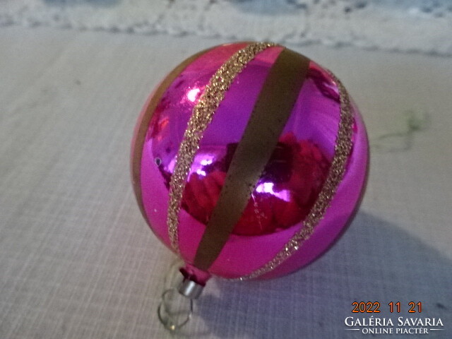 Christmas glass ball, cyclamen-colored with a golden stripe, diameter 5 cm. He has!