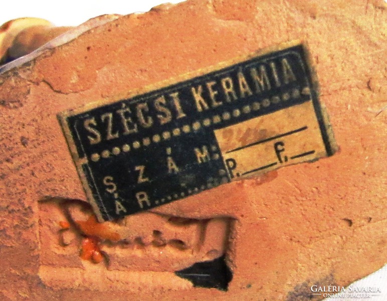 Eredeti Szécsi Jolán mázas kerámia, lakodalmas pár 1930 évek, 11,8 cm magas.