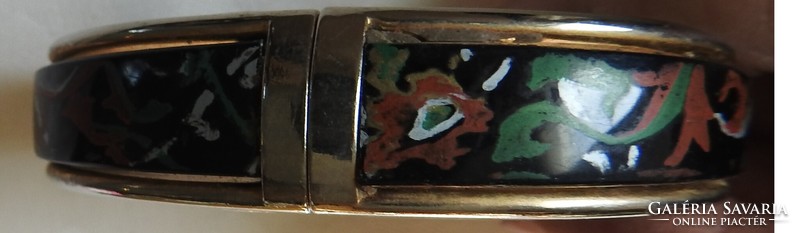Enamel painted metal bracelet