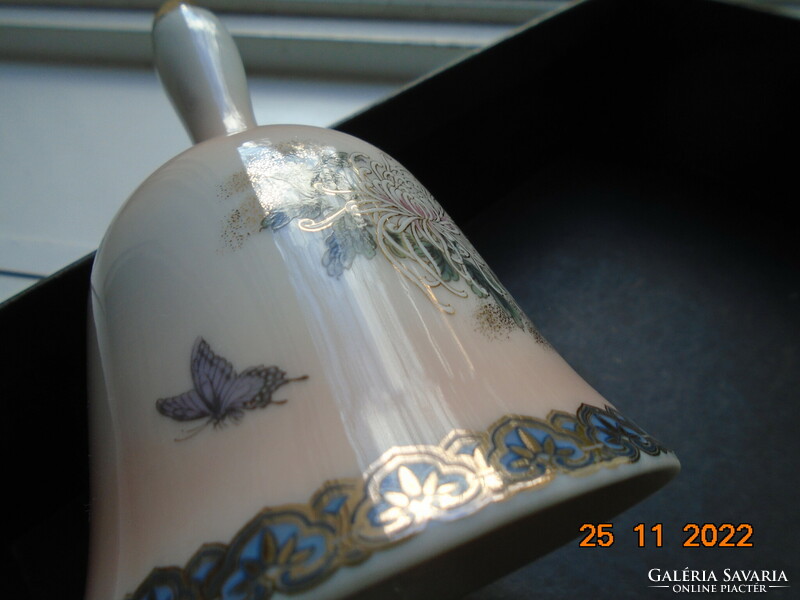 New decorative Japanese porcelain bell with pink glaze, gilded flower and butterfly patterns