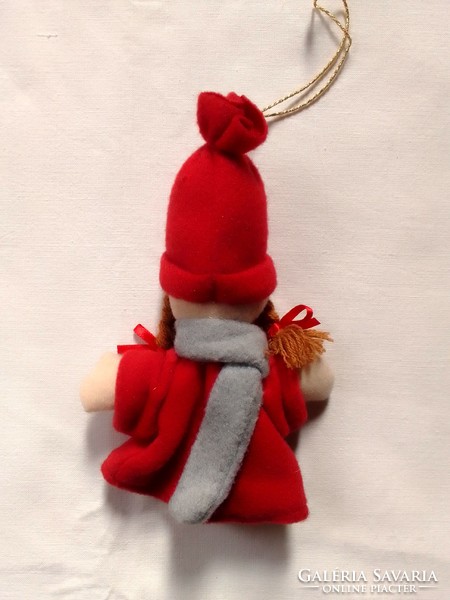 Kedves vidám karácsonyi textil figura dekoráció Mikulás angyalka télapó copfos kislány piros kabát