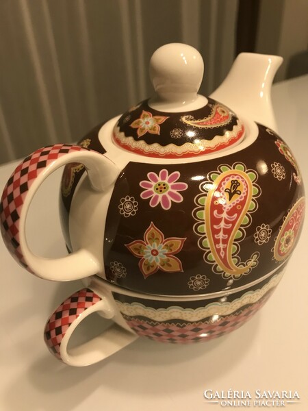 Porcelain teapot with cup, 3 dl