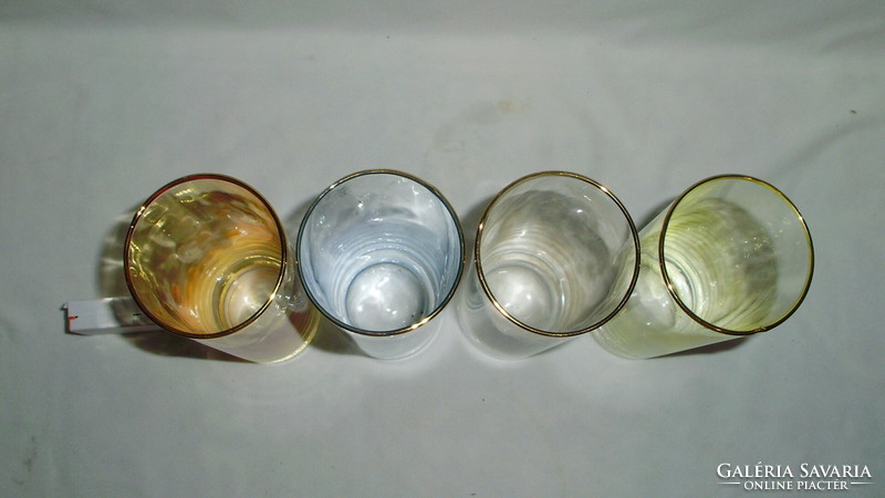 Négy darab aranyozott szélű színes üveg pohár, csőpohár - együtt
