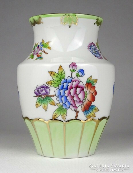 1L640 Herend porcelain vase with Victoria pattern, 14 cm
