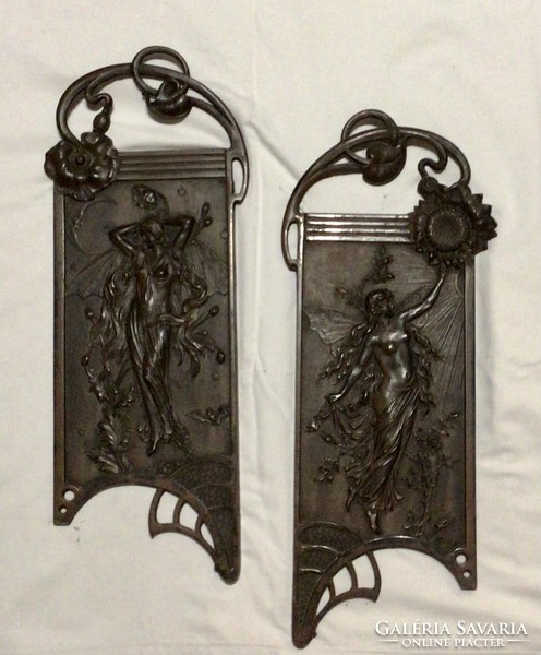 Art Nouveau relief in a pair