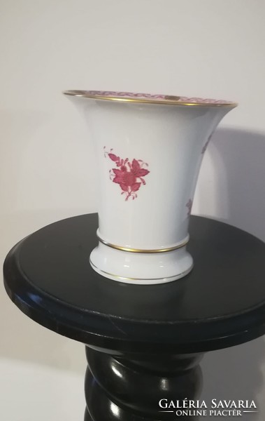 The Herend vase is 17 cm high
