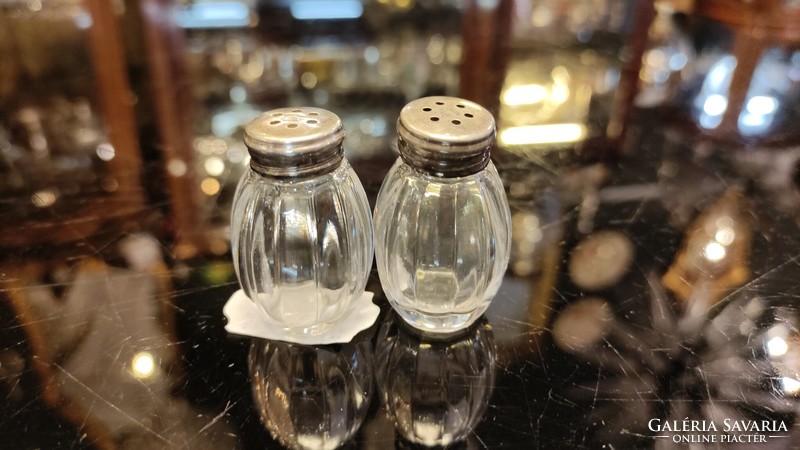 Ezüst tetejű  üveg sószóró fűszeres, bors szóró fűszertartó pár