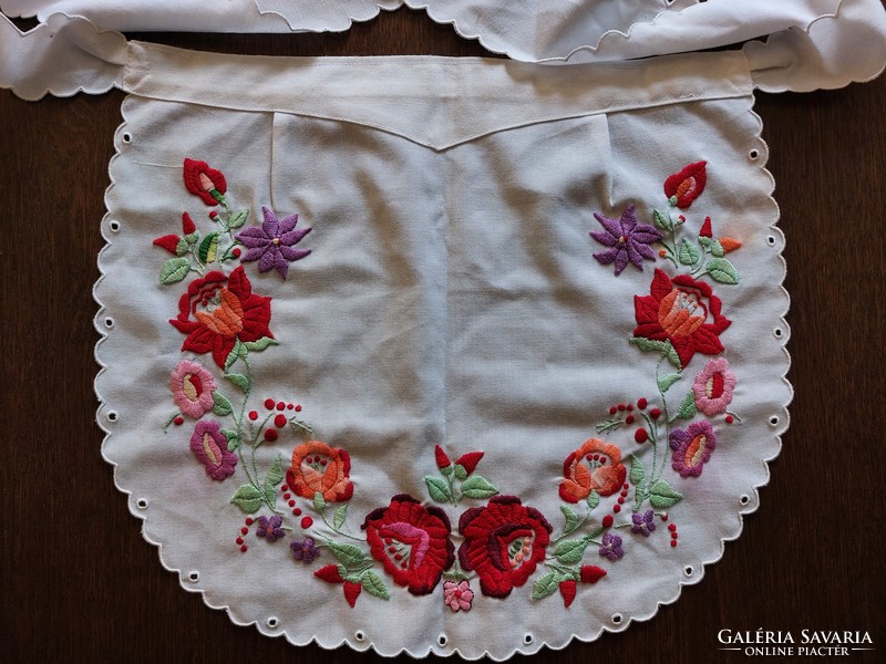 Old Kalocsa embroidered apron retro women's folk costume kitchen accessory