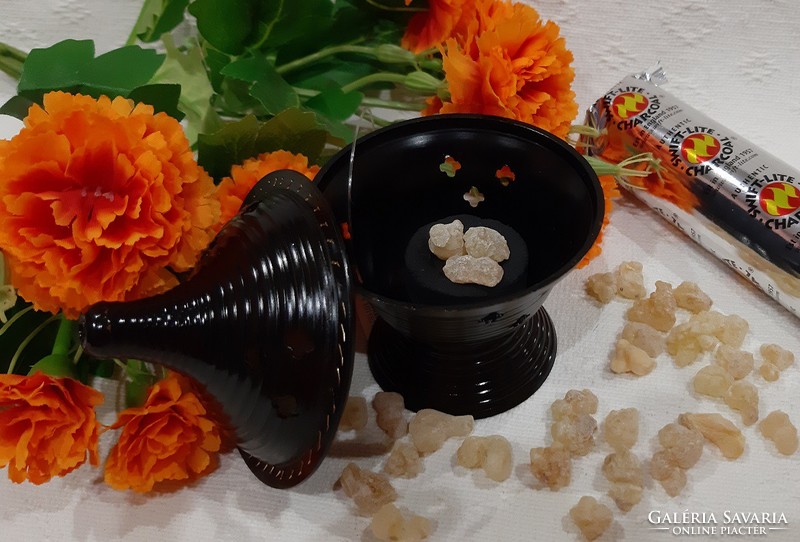 Decorative black table iron incense burner, resin burner with pierced bottom and top