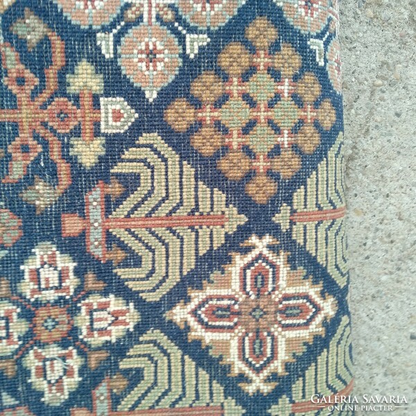 Carpet hand knotted in Iran