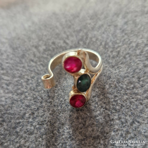 Különleges fazonú smaragd, rubin  drágaköves  sterling ezüst gyűrű 925/ - új