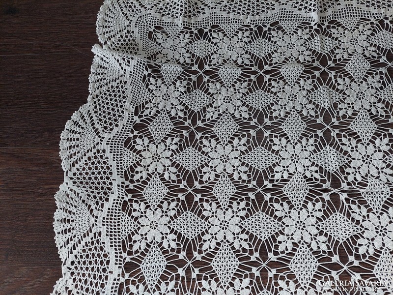 Crochet tablecloth 76 x 76 cm in good condition kept in a cupboard