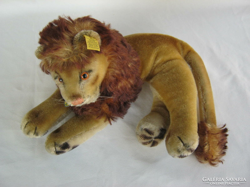 Old steiff plush toy lion
