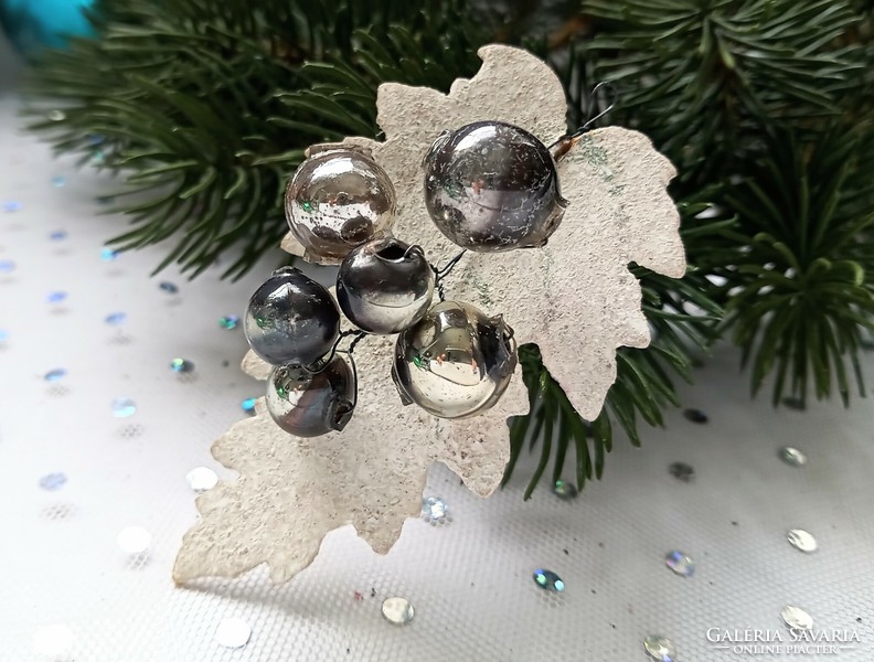 Old salt paper and tapestry glass Christmas tree ornament grape 7cm