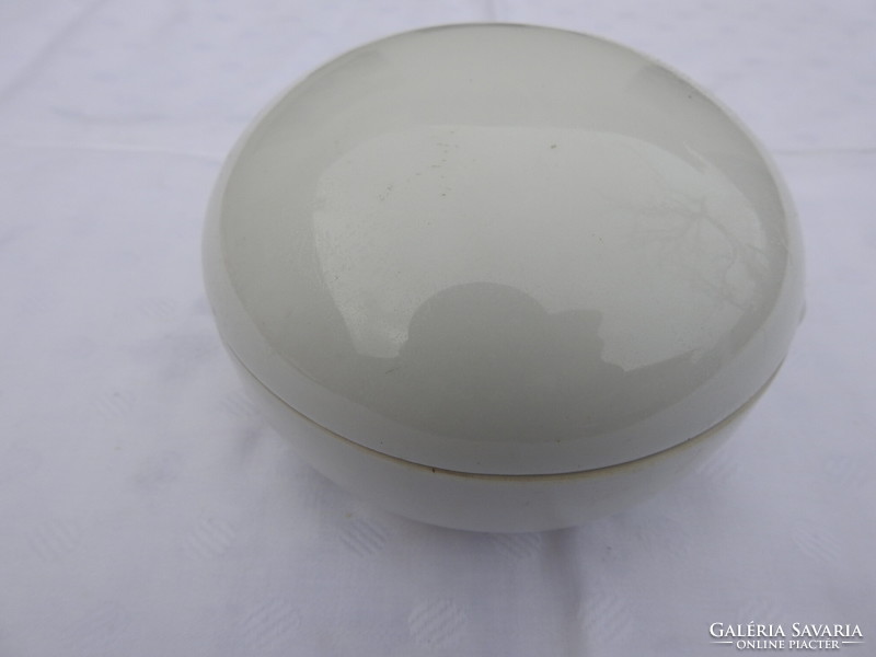 White flattened spherical porcelain sugar bonbonier