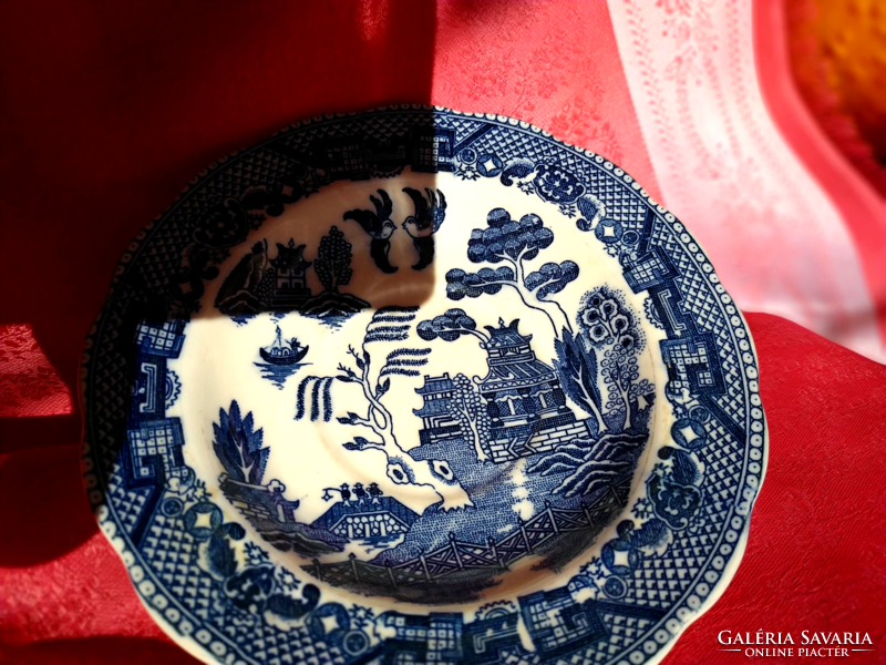 Pagoda porcelain ring bowl with oriental pattern.