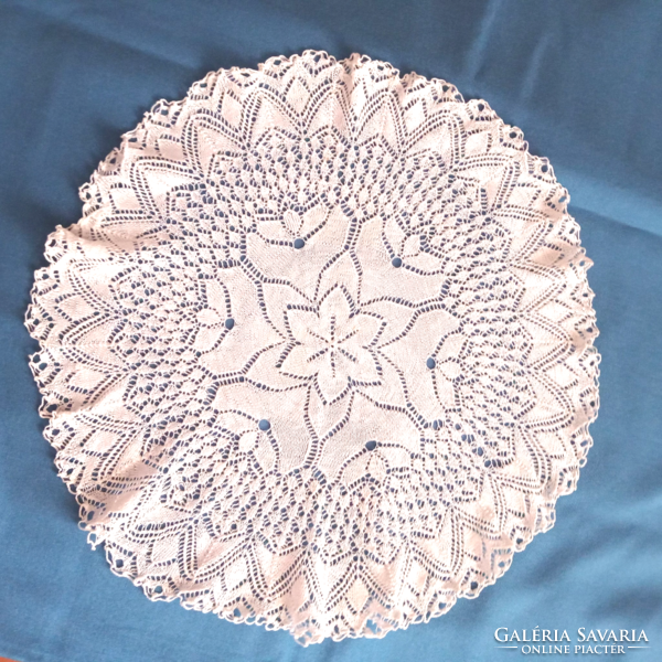 Lace tablecloth, 44 cm in diameter