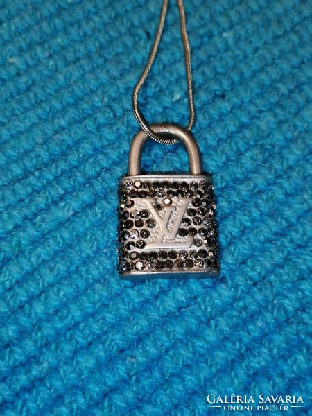 Lv (louis vuitton) monogram lock pendant (547)