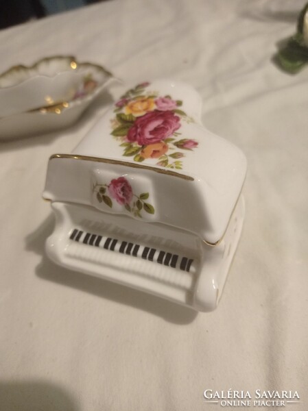 English piano-shaped jewelry holder