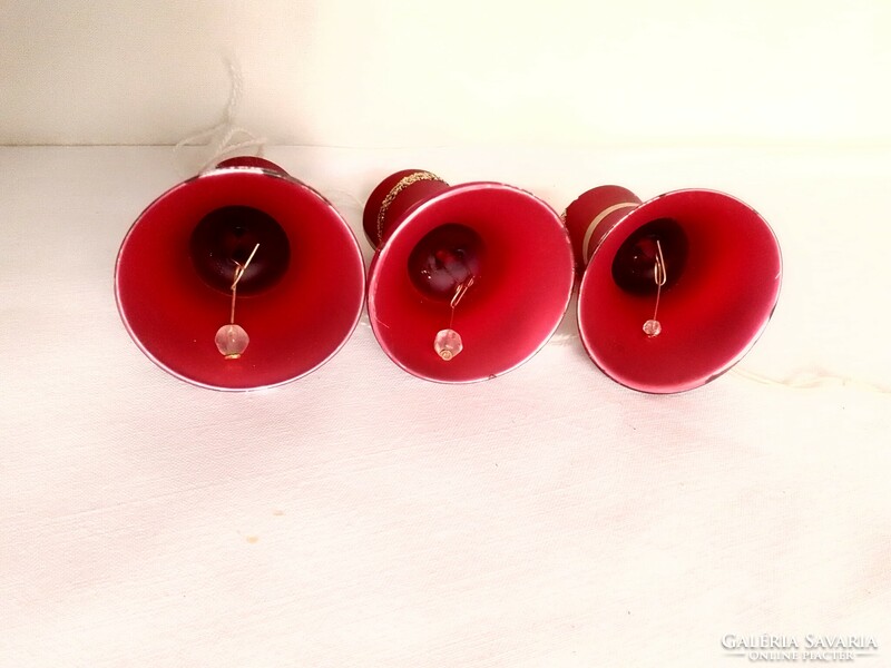 Három régi, piros arany csíkos kézzel festett kézműves üveg harang karácsonyfa dísz 8 cm